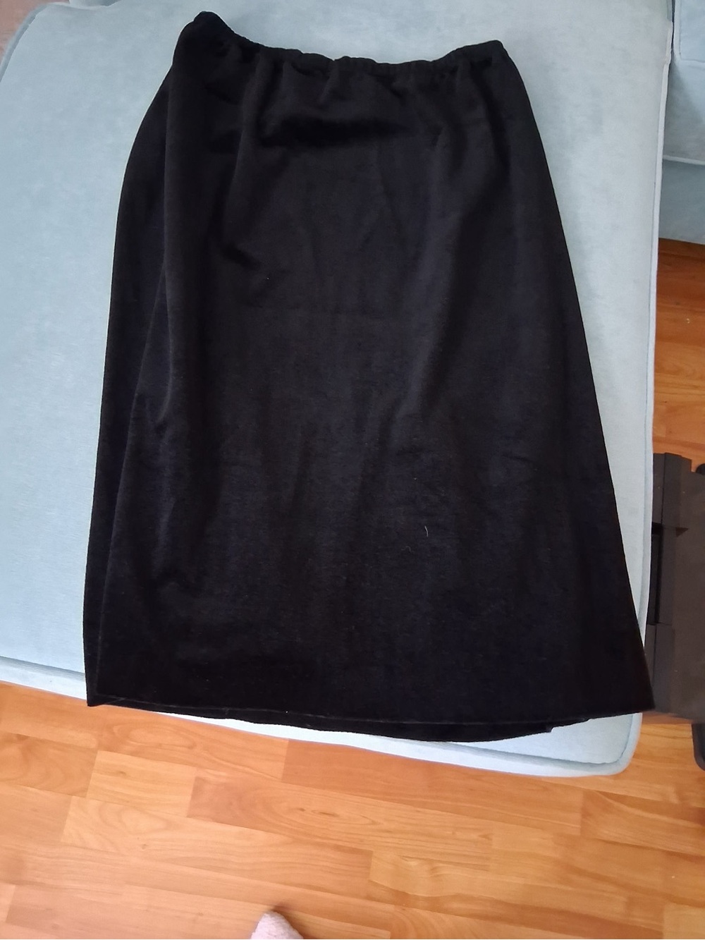 Classic Black Women's Midi Skirt - Unbranded